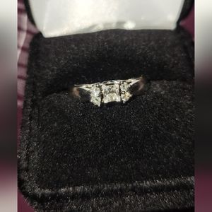 Size 6 white gold princess cut 1/4k engagement ring and ring enhancer